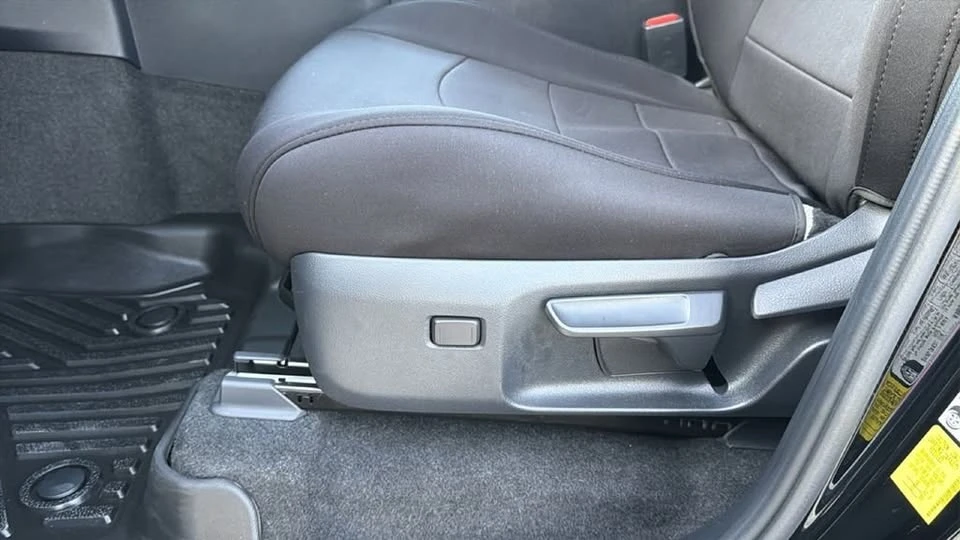 2025 Toyota 4Runner 6th Gen - Image 13 of 20