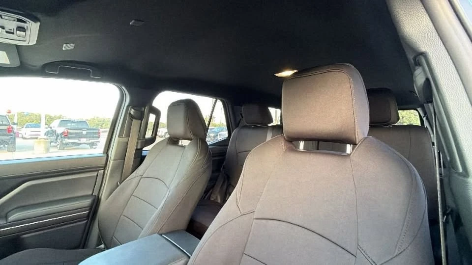 2025 Toyota 4Runner 6th Gen - Image 15 of 20