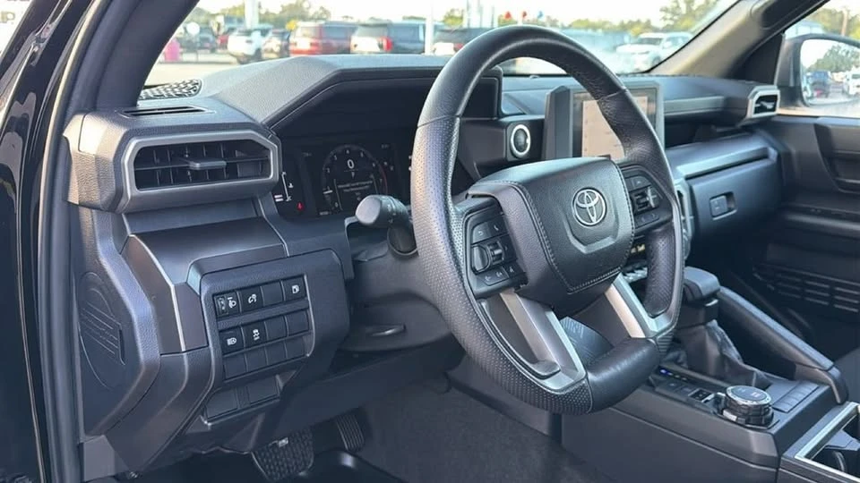 2025 Toyota 4Runner 6th Gen - Image 16 of 20