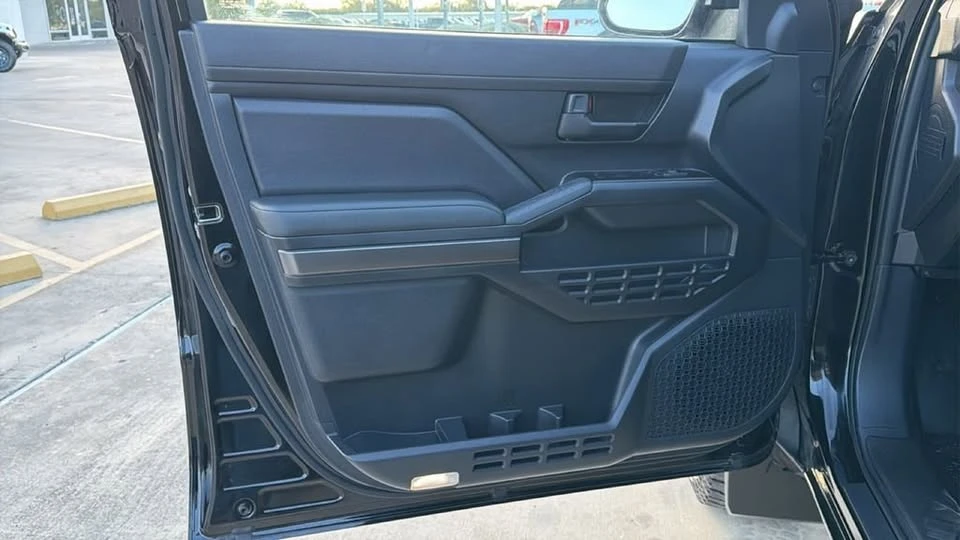 2025 Toyota 4Runner 6th Gen - Image 10 of 20