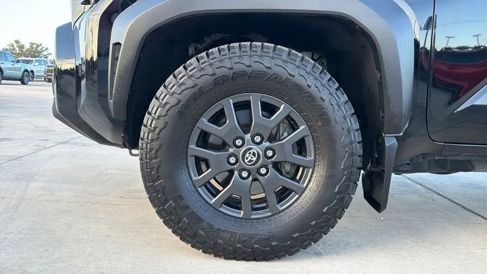 2025 Toyota 4Runner 6th Gen - Image 9 of 20