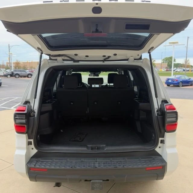2025 Toyota 4Runner 6th Gen - Image 12 of 19