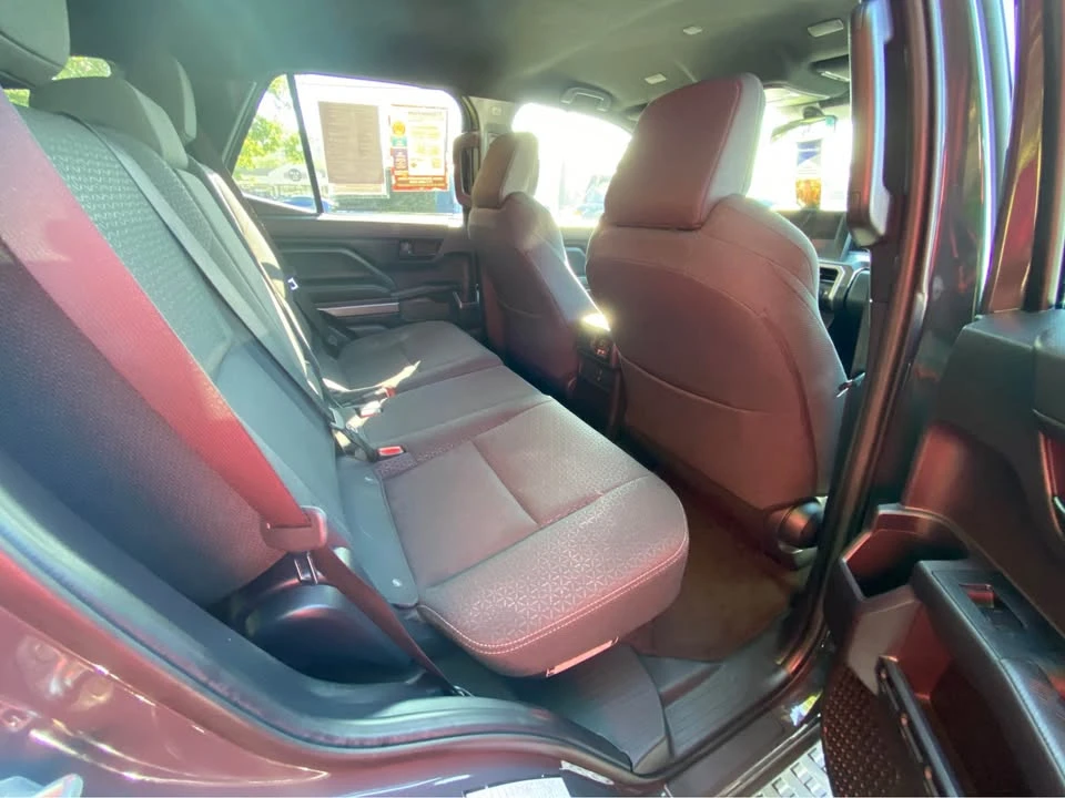 2025 Toyota 4Runner 6th Gen - Image 8 of 11