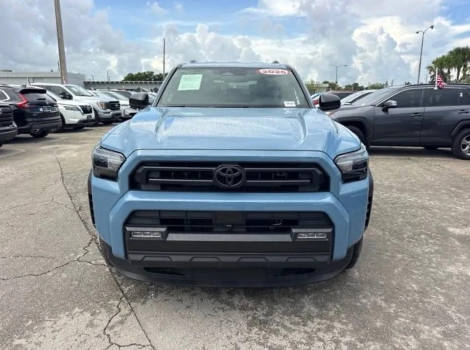 2025 Toyota 4Runner 6th Gen - Image 7 of 10