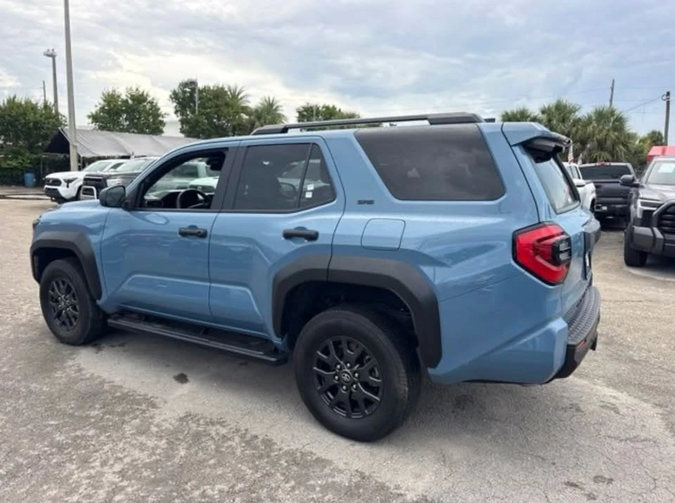 2025 Toyota 4Runner 6th Gen - Image 4 of 10