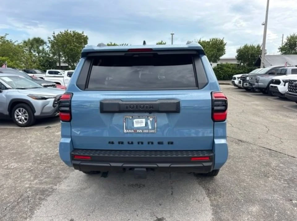 2025 Toyota 4Runner 6th Gen - Image 3 of 10