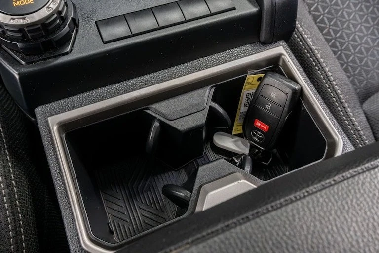 2025 Toyota 4Runner 6th Gen - Image 14 of 20