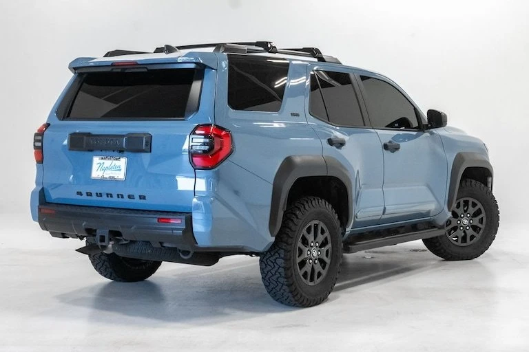 2025 Toyota 4Runner 6th Gen - Image 13 of 20