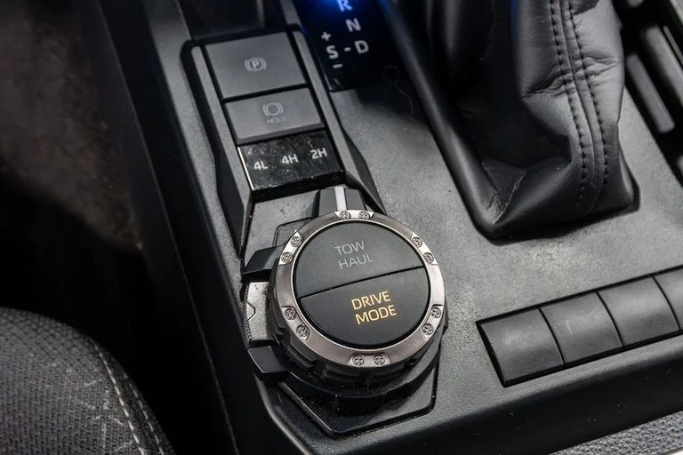 2025 Toyota 4Runner 6th Gen - Image 11 of 20