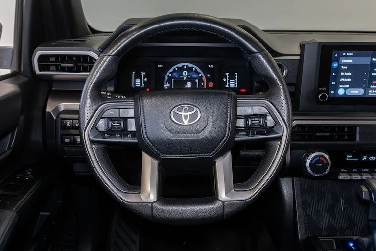 2025 Toyota 4Runner 6th Gen - Image 2 of 20