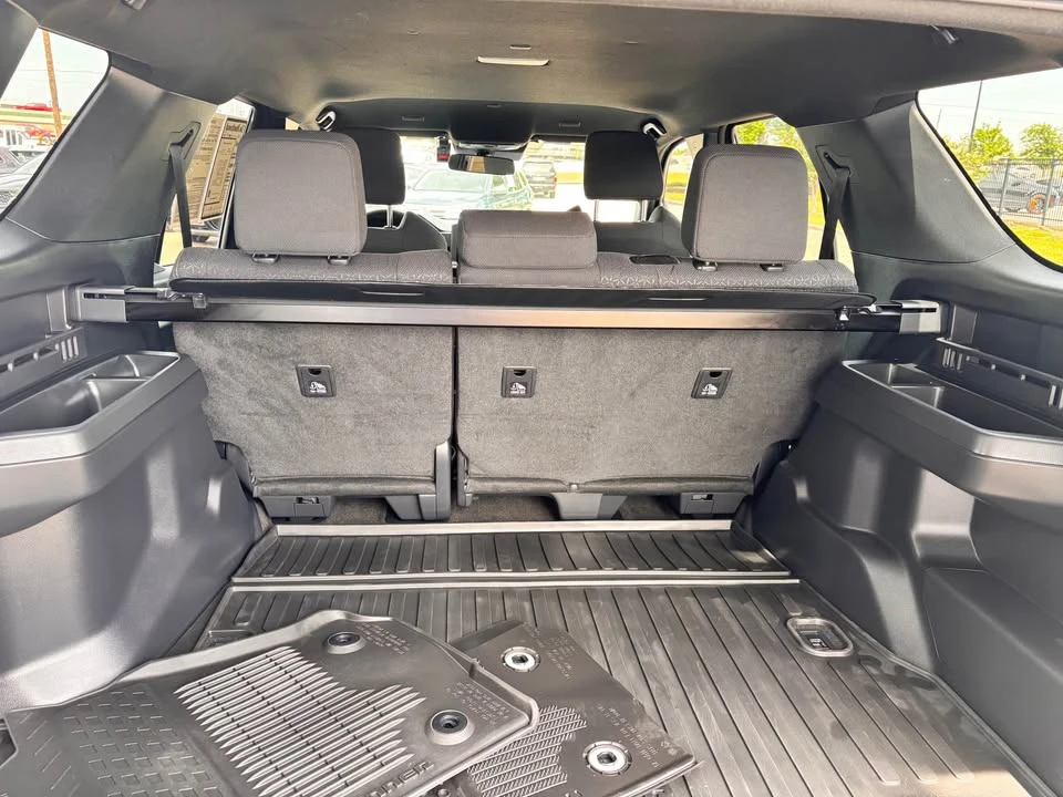 2025 Toyota 4Runner 6th Gen - Image 10 of 15