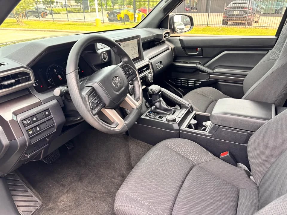 2025 Toyota 4Runner 6th Gen - Image 12 of 15