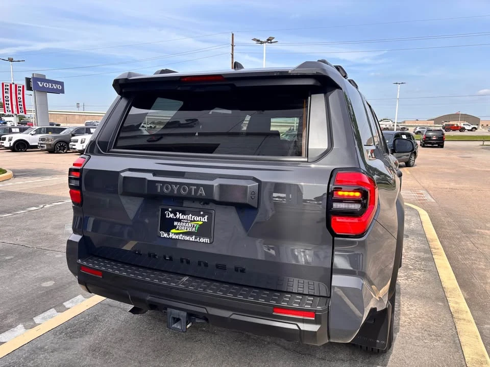 2025 Toyota 4Runner 6th Gen - Image 4 of 15