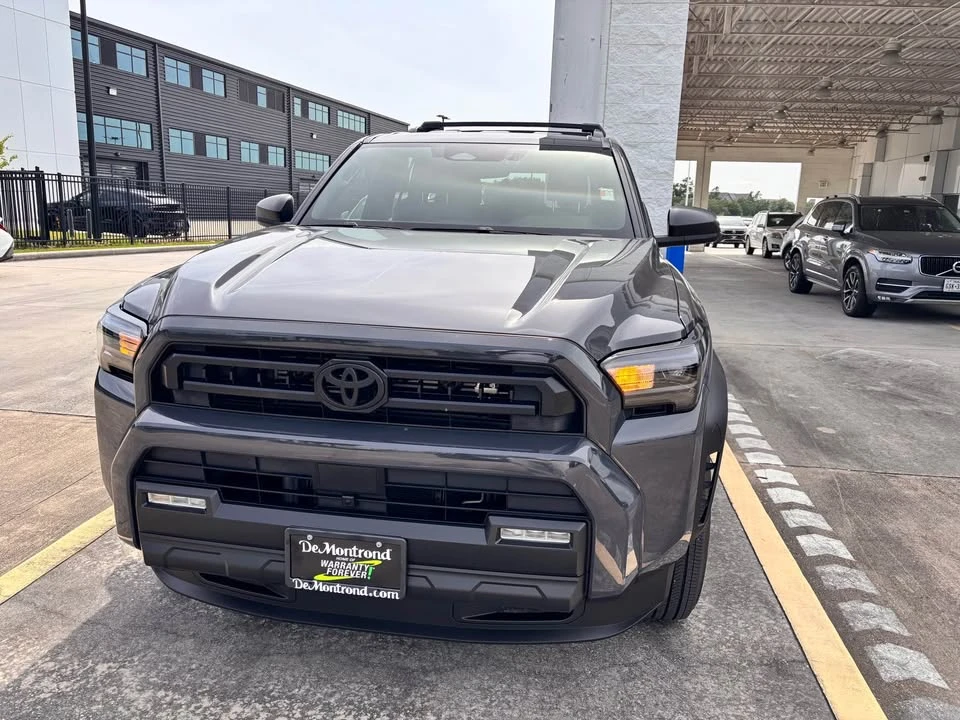 2025 Toyota 4Runner 6th Gen - Image 9 of 15