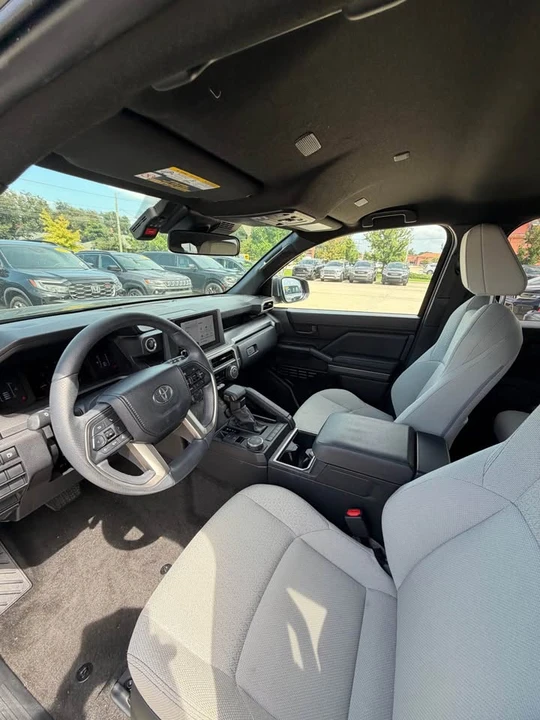2025 Toyota 4Runner 6th Gen - Image 4 of 11