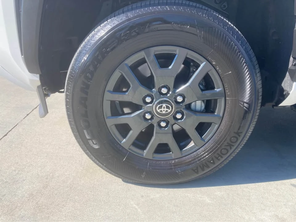2025 Toyota 4Runner 6th Gen - Image 2 of 9