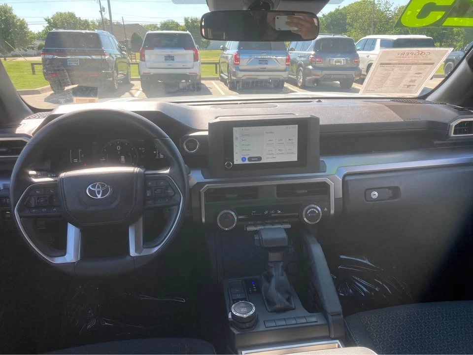 2025 Toyota 4Runner 6th Gen - Image 6 of 9