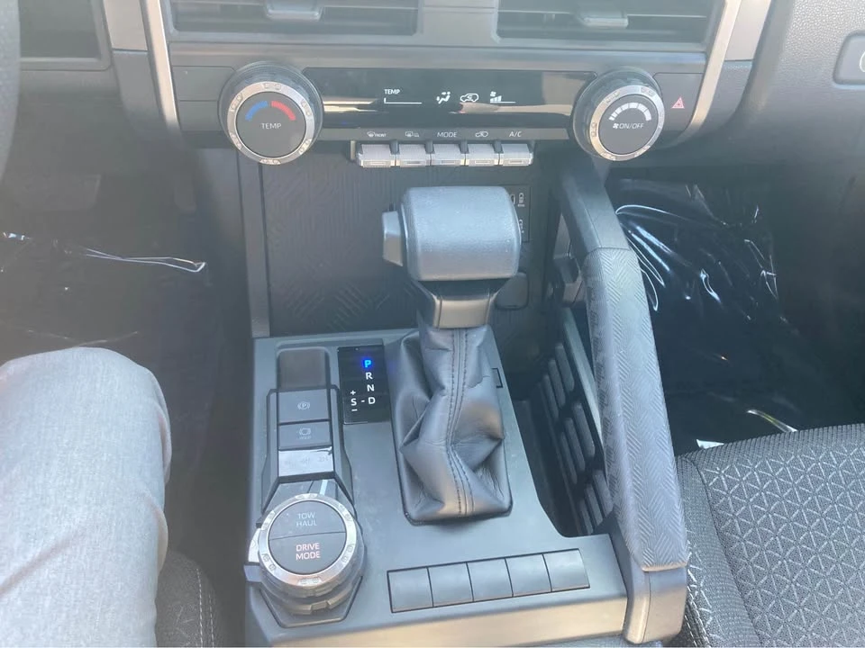 2025 Toyota 4Runner 6th Gen - Image 8 of 9