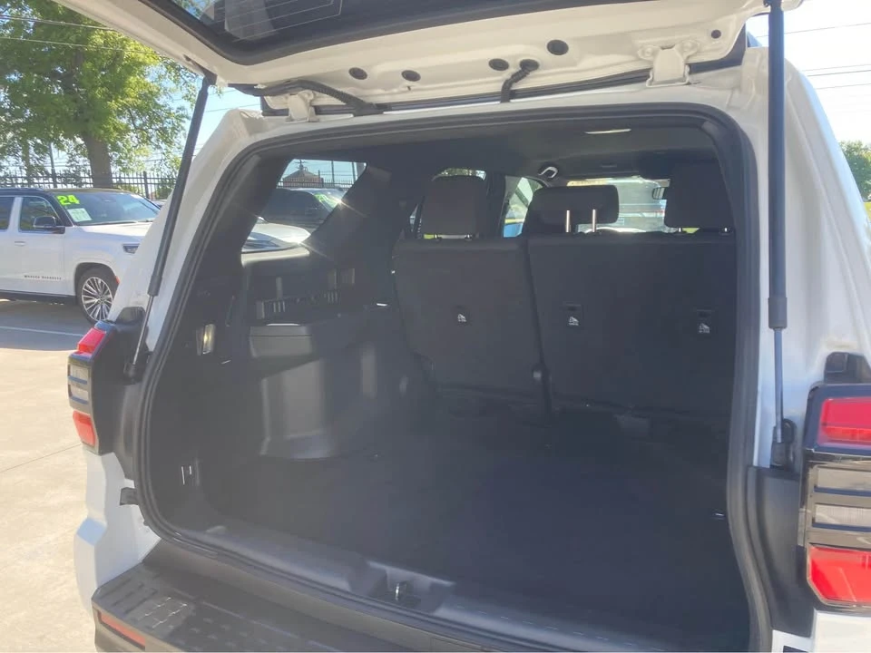 2025 Toyota 4Runner 6th Gen - Image 4 of 9