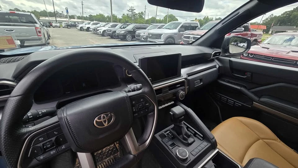 2025 Toyota 4Runner 6th Gen - Image 6 of 7