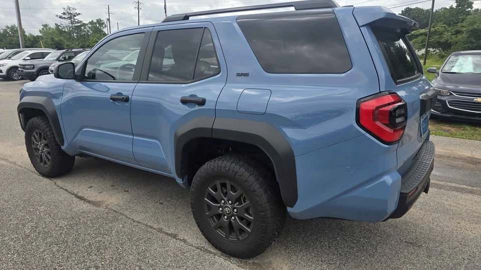 2025 Toyota 4Runner 6th Gen - Image 4 of 7
