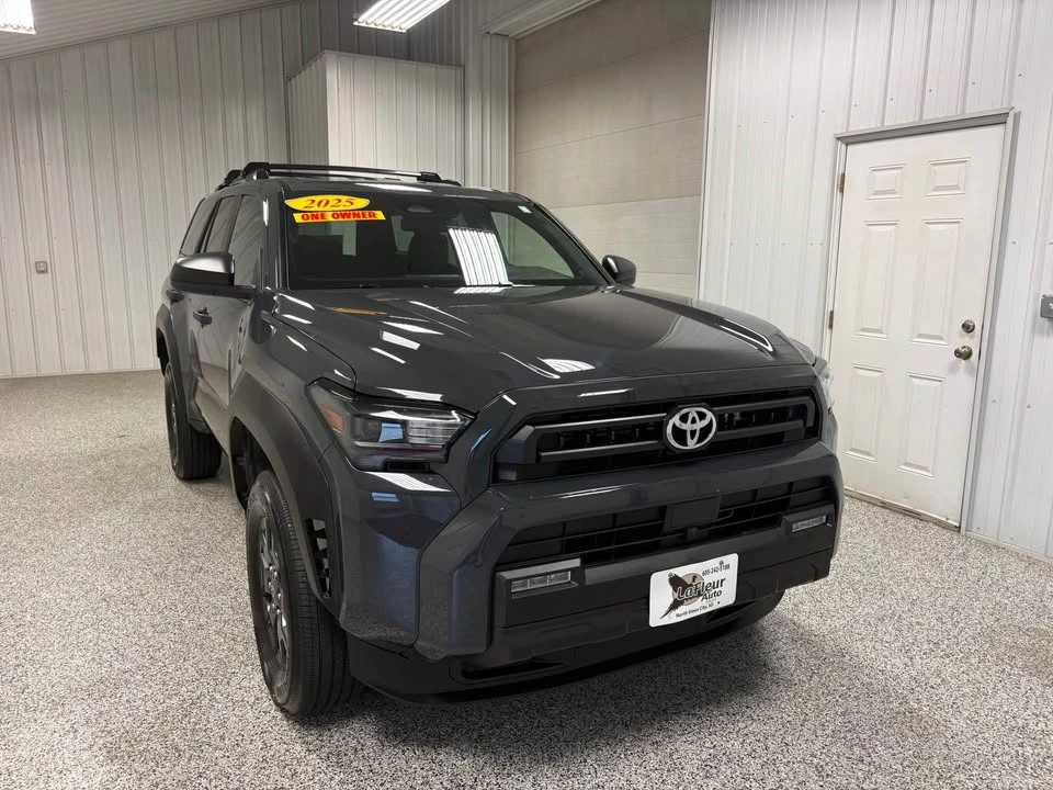2025 Toyota 4Runner 6th Gen - Image 2 of 18