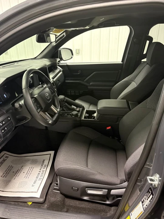 2025 Toyota 4Runner 6th Gen - Image 7 of 18