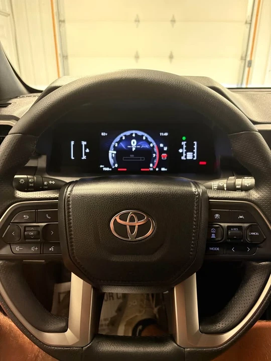 2025 Toyota 4Runner 6th Gen - Image 13 of 18