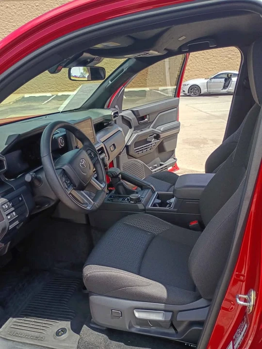2025 Toyota 4Runner 6th Gen - Image 10 of 13
