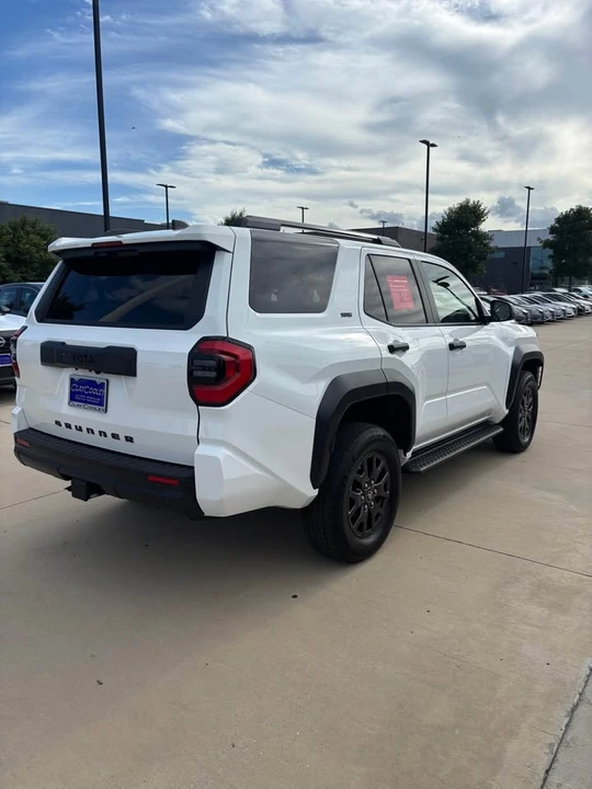 2025 Toyota 4Runner 6th Gen - Image 4 of 10