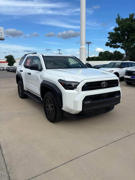 2025 Toyota 4Runner 6th Gen - Image 5 of 10