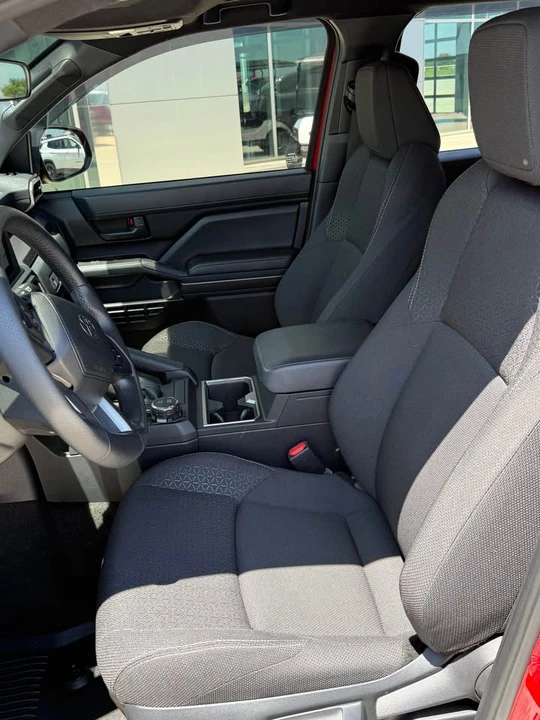 2025 Toyota 4Runner 6th Gen - Image 5 of 8