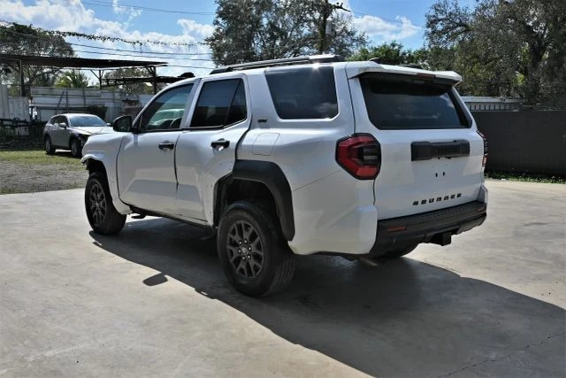 2025 Toyota 4Runner 6th Gen - Image 16 of 17