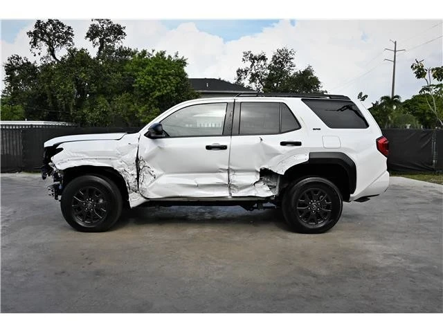 2025 Toyota 4Runner 6th Gen - Image 7 of 18