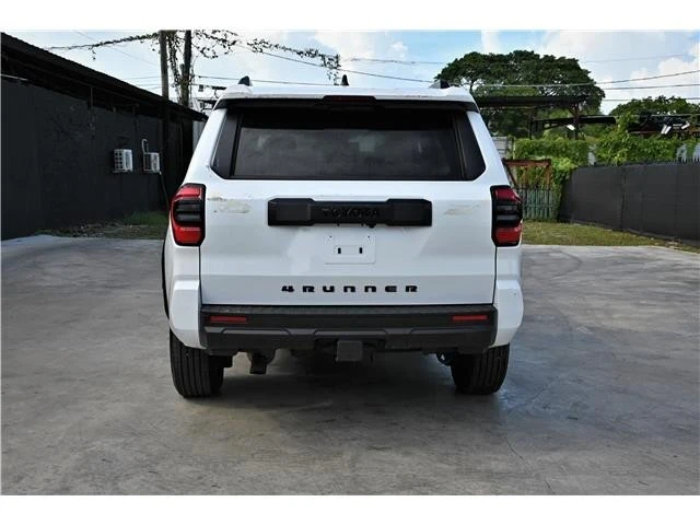 2025 Toyota 4Runner 6th Gen - Image 4 of 18