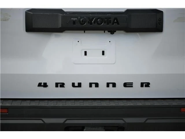 2025 Toyota 4Runner 6th Gen - Image 8 of 18