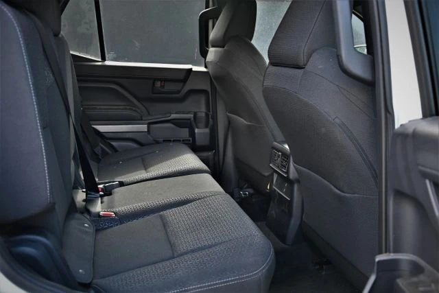 2025 Toyota 4Runner 6th Gen - Image 15 of 18