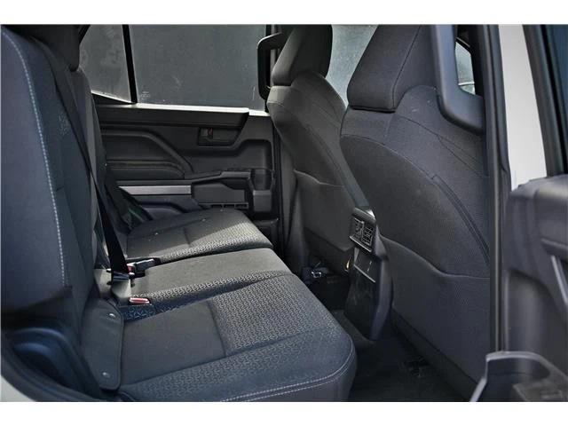 2025 Toyota 4Runner 6th Gen - Image 15 of 18