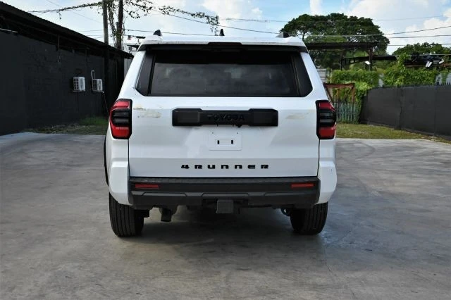 2025 Toyota 4Runner 6th Gen - Image 4 of 18