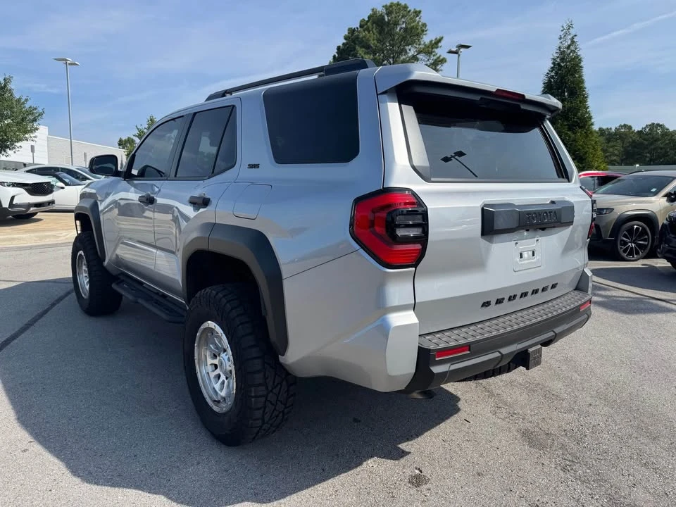 2025 Toyota 4Runner 6th Gen - Image 4 of 13