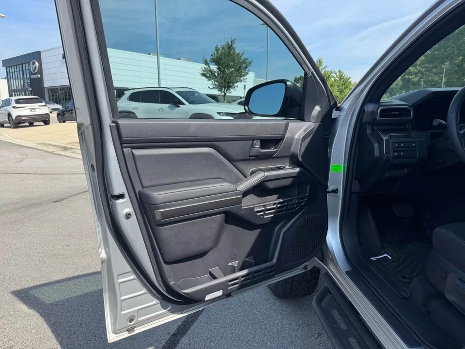 2025 Toyota 4Runner 6th Gen - Image 8 of 13