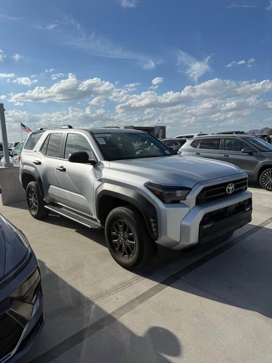 2025 Toyota 4Runner 6th Gen - Image 2 of 10