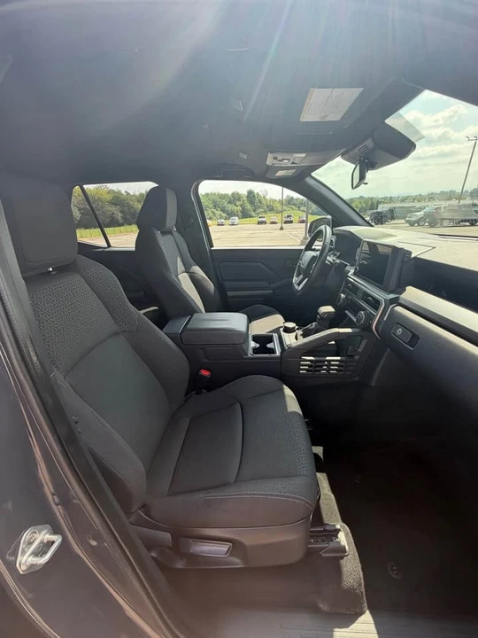 2025 Toyota 4Runner 6th Gen - Image 8 of 10