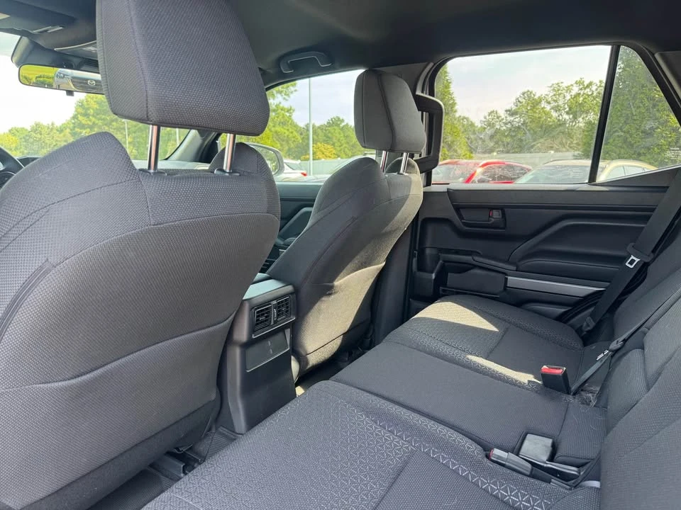 2025 Toyota 4Runner 6th Gen - Image 7 of 13