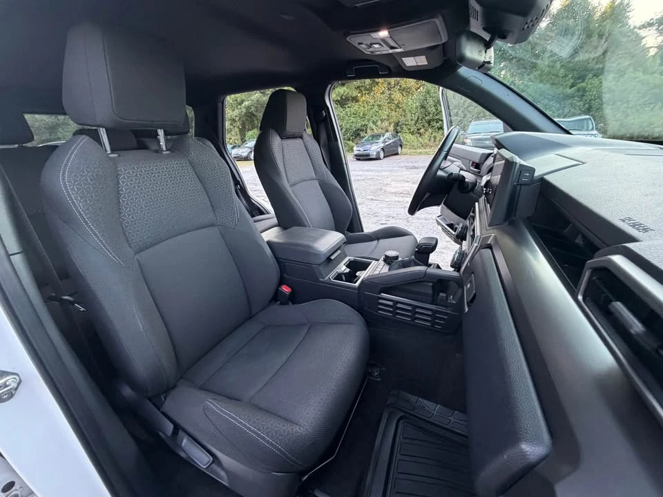 2025 Toyota 4Runner 6th Gen - Image 13 of 18
