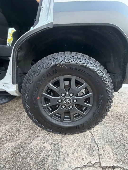 2025 Toyota 4Runner 6th Gen - Image 9 of 18