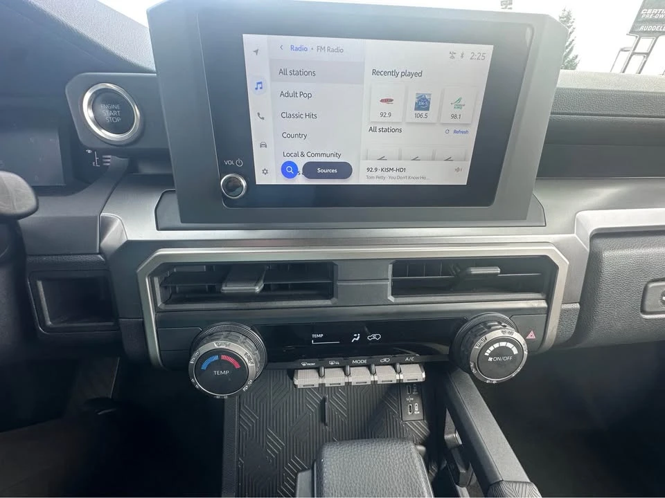2025 Toyota 4Runner 6th Gen - Image 15 of 19