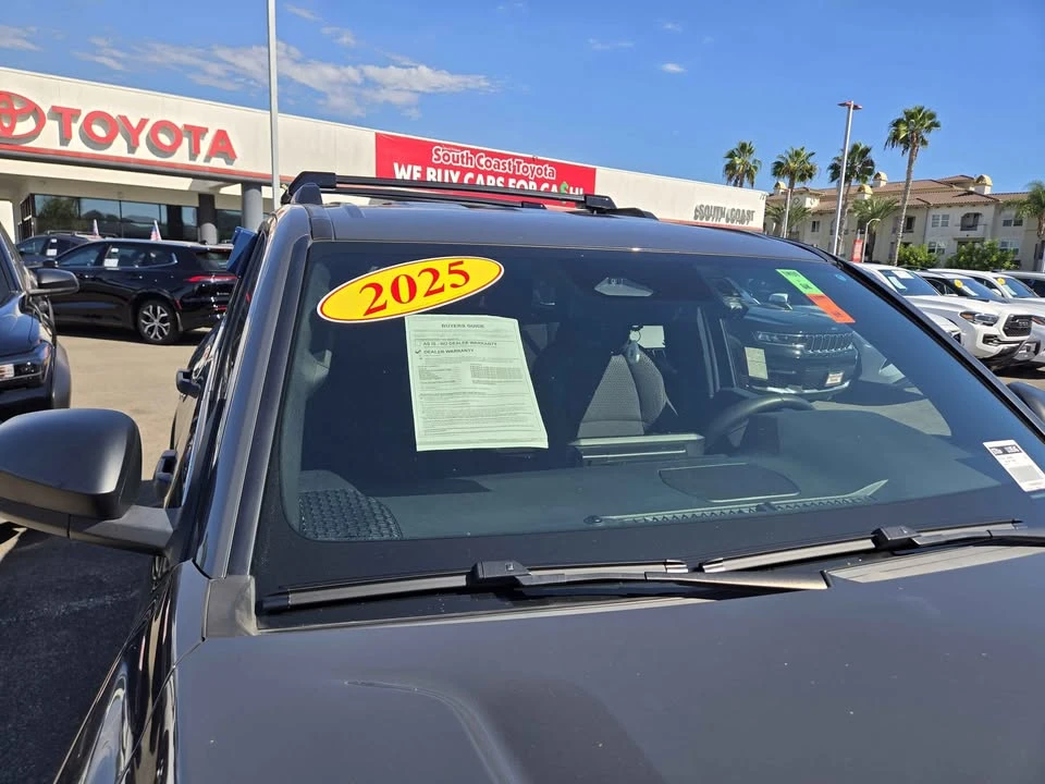 2025 Toyota 4Runner 6th Gen - Image 7 of 10
