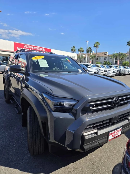 2025 Toyota 4Runner 6th Gen - Image 6 of 10