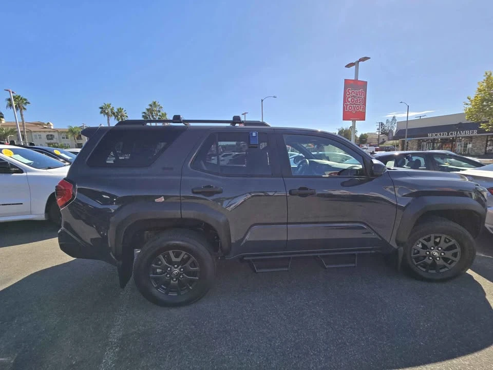 2025 Toyota 4Runner 6th Gen - Image 8 of 10
